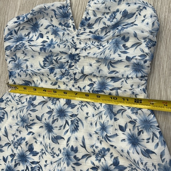 Lulus Stunning Shine White Floral Print Halter Blue white Mini Dress size small - Picture 11 of 14